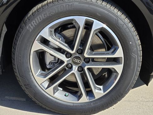 New 2025 Audi Q5 Prestige image 14
