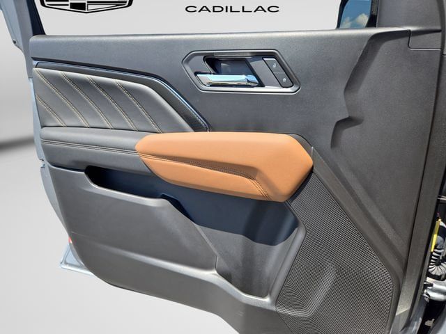 Used 2025 GMC Canyon AT4 w/ Nightfall Edition AWD/4WD image 16