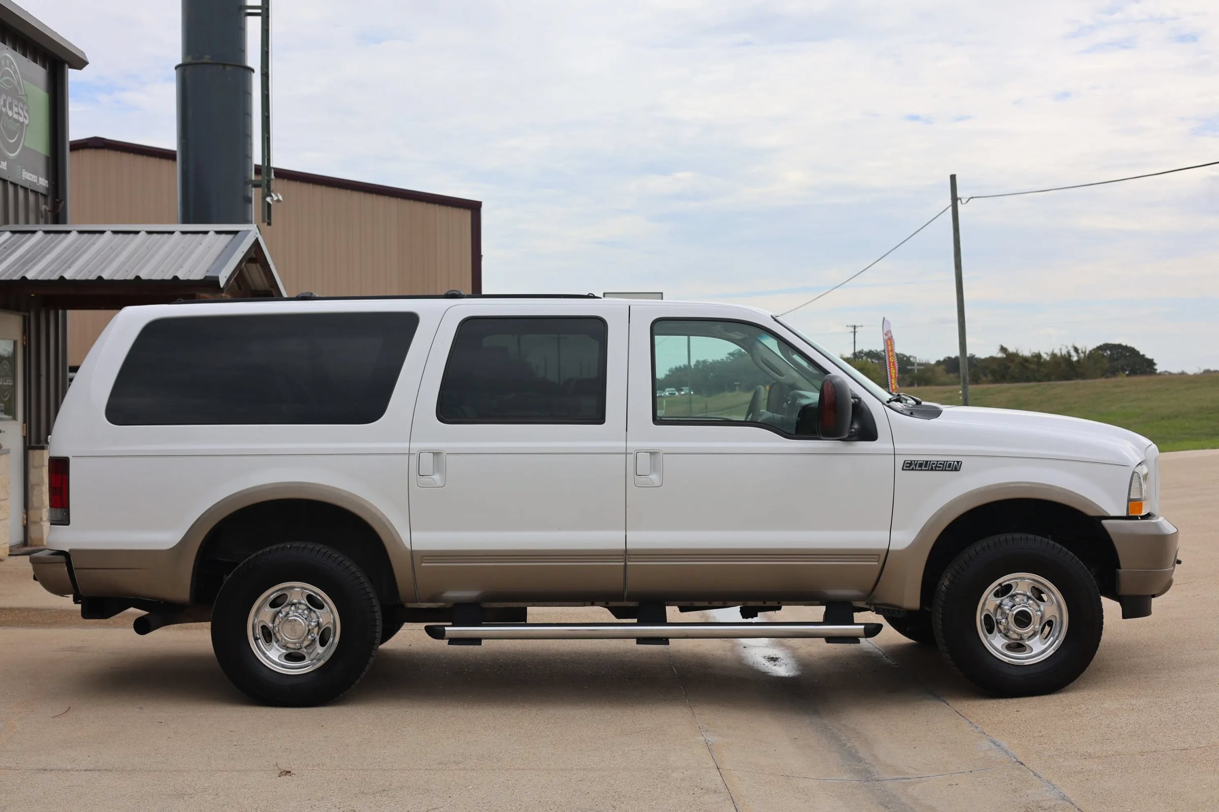 Used 2004 Ford Excursion Eddie Bauer AWD/4WD image 2