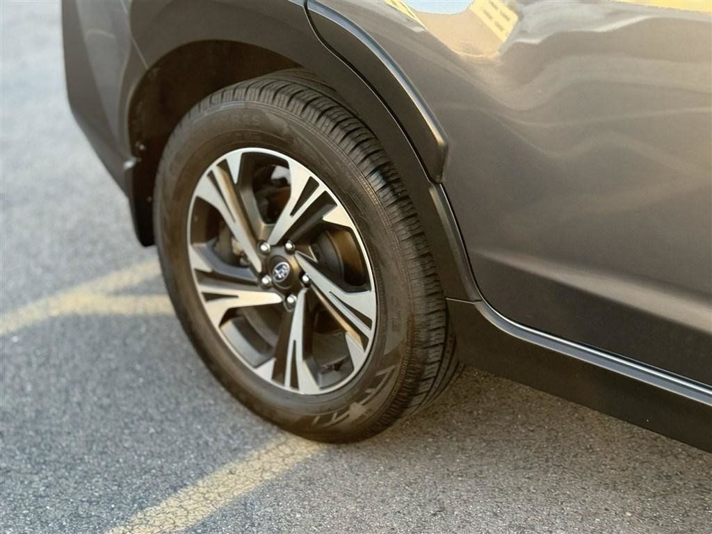 Used 2024 Subaru Crosstrek 2.0i Premium AWD/4WD image 9