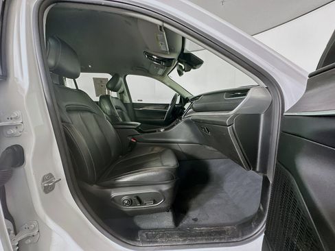 Used 2023 Jeep Grand Cherokee Limited RWD image 32