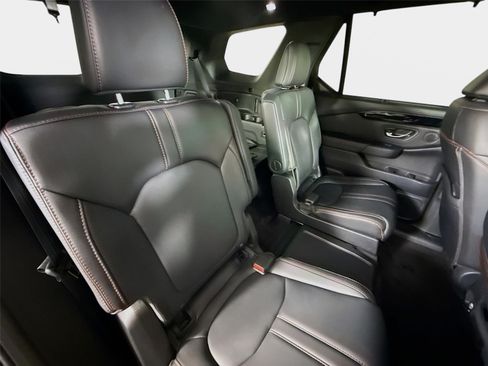 Used 2023 Honda Pilot TrailSport image 28