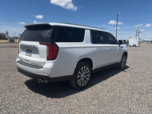 Used 2021 GMC Yukon XL Denali w/ Denali Ultimate Package AWD/4WD image 4