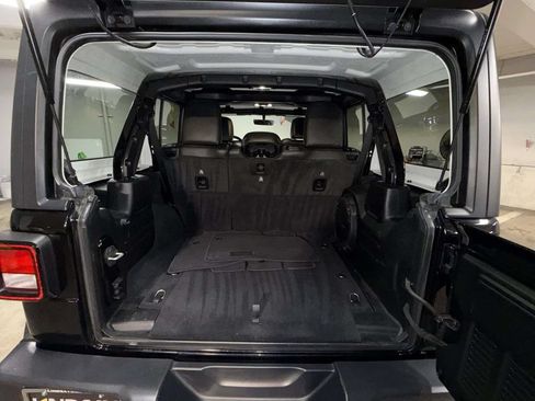 Used 2020 Jeep Wrangler Unlimited Rubicon w/ Dual Top Group AWD/4WD image 17