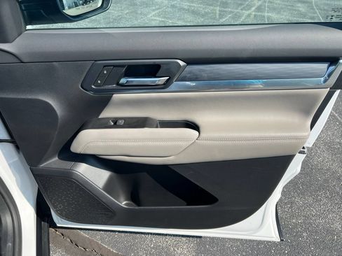 Used 2025 GMC Terrain Elevation FWD image 25