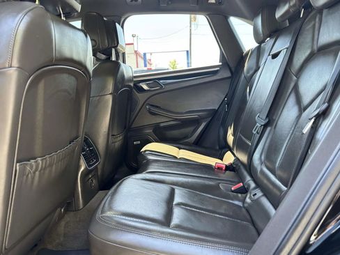 Used 2017 Porsche Macan image 11