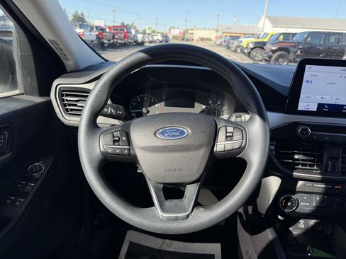 Used 2022 Ford Escape SE image 18