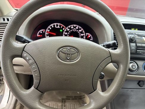Used 2005 Toyota Camry LE FWD image 13