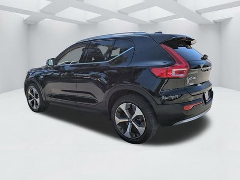 Certified 2023 Volvo XC40 B5 Plus w/ Protection Package Premier AWD/4WD image 7