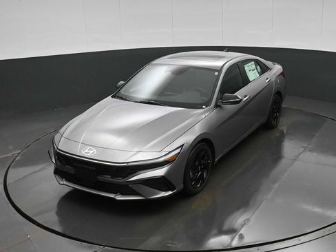 New 2026 Hyundai Elantra SEL Sport Premium image 24