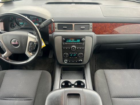 Used 2011 GMC Yukon SLE w/ Convenience Package image 10