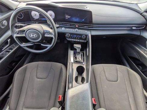 Used 2024 Hyundai Elantra SEL FWD image 14