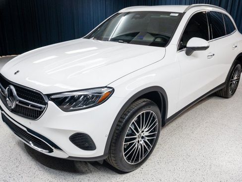 New 2026 Mercedes-Benz GLC 300 image 1