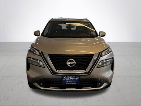 Used 2021 Nissan Rogue Platinum image 3