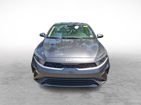 Used 2023 Kia Forte LXS w/ LXS Technology Package FWD image 2