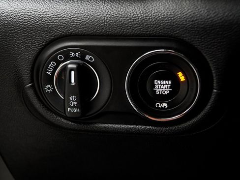 Used 2022 Maserati Levante GT image 35