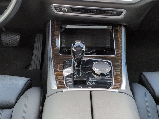 Used 2019 BMW X5 xDrive40i w/ Parking Assistance Package AWD/4WD image 19