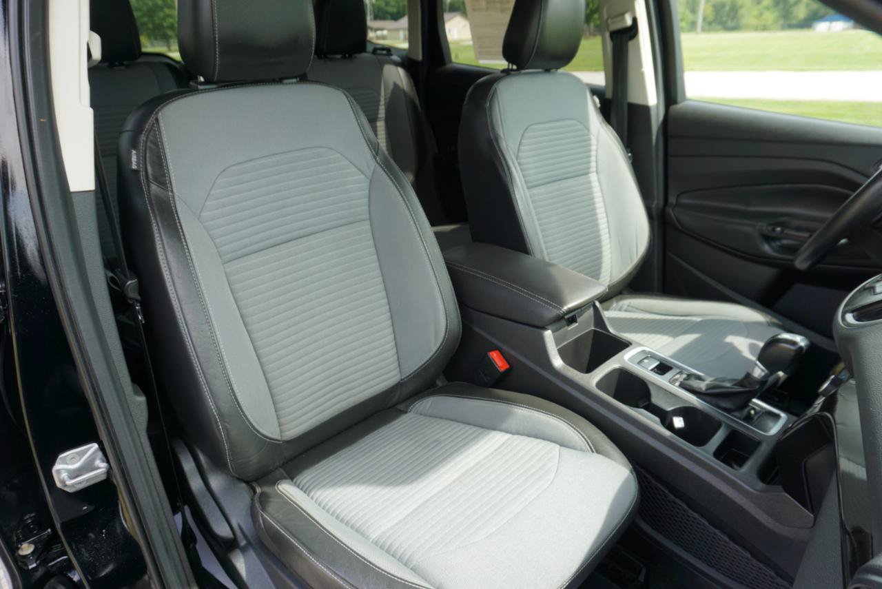 Used 2018 Ford Escape SE w/ SE Sport Appearance Package FWD image 23