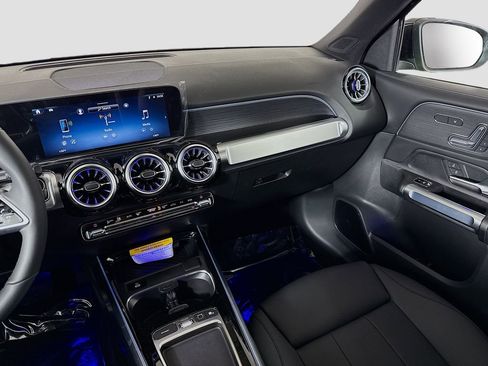 Used 2026 Mercedes-Benz GLB 250 4MATIC image 23