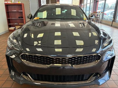 Used 2022 Kia Stinger GT1 RWD image 5