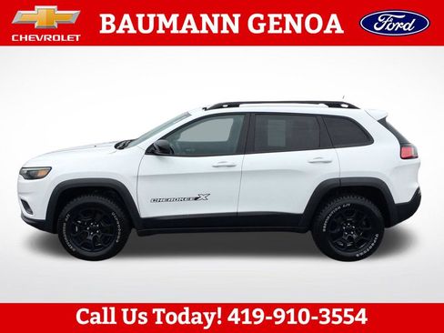 Used 2022 Jeep Cherokee Latitude w/ Trailer Tow Group AWD/4WD image 9
