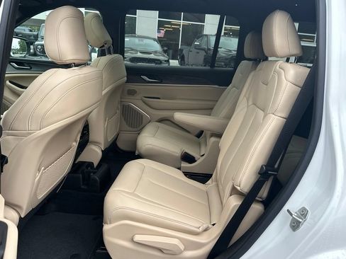 New 2026 Jeep Grand Cherokee L Limited w/ Luxury Tech Group II AWD/4WD image 30