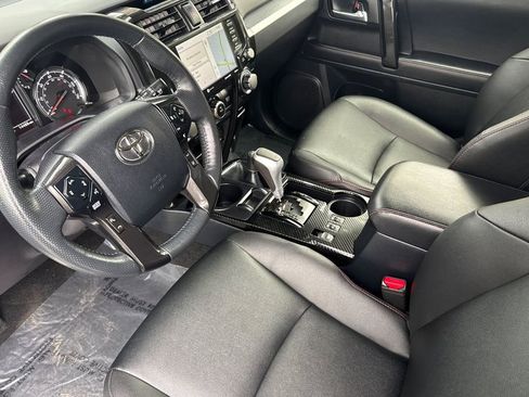 Certified 2024 Toyota 4Runner TRD Off-Road Premium w/ Moonroof Package AWD/4WD image 9