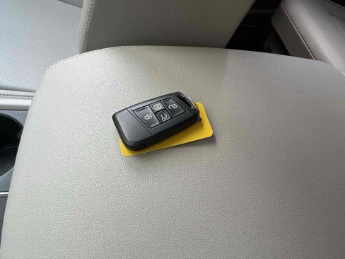 Used 2019 Volkswagen Atlas SE w/ Towing Package image 10