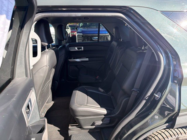 Used 2024 Ford Explorer XLT w/ Equipment Group 202A AWD/4WD image 42