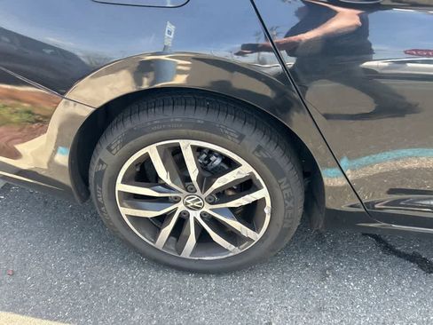 Used 2025 Volkswagen Jetta SE image 5