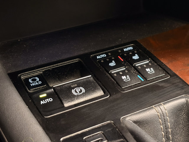 Used 2018 Lexus RX 450h AWD image 25