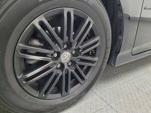 Used 2017 Toyota Prius Four w/ Advanced Technology Package image 31