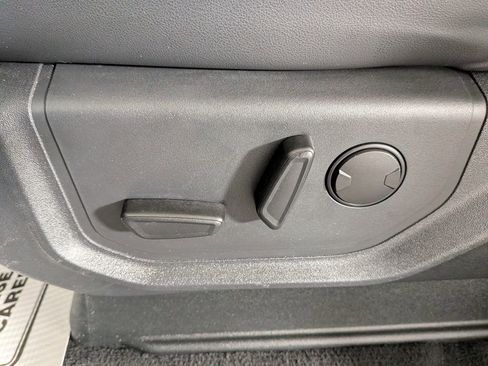 Used 2024 Ford Expedition Max XLT image 18