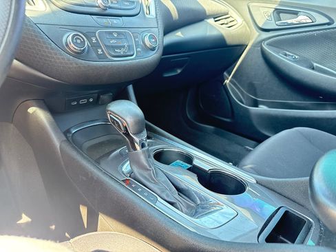 Used 2022 Chevrolet Malibu LS w/ Driver Confidence Package II FWD image 19