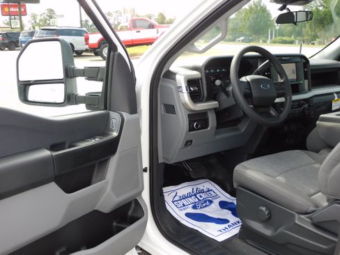 New 2025 Ford F350 XL w/ XL Driver Assist Package image 9