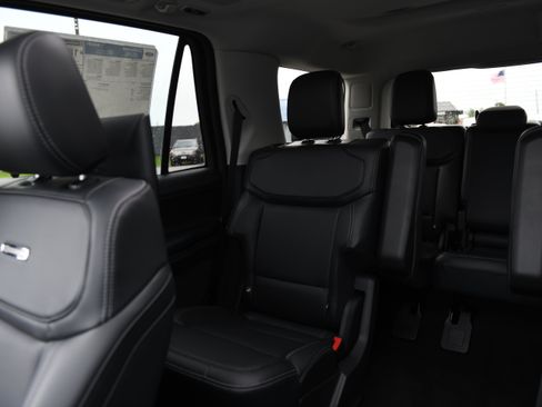 New 2026 Ford Expedition Platinum w/ Driver's Package AWD/4WD image 27