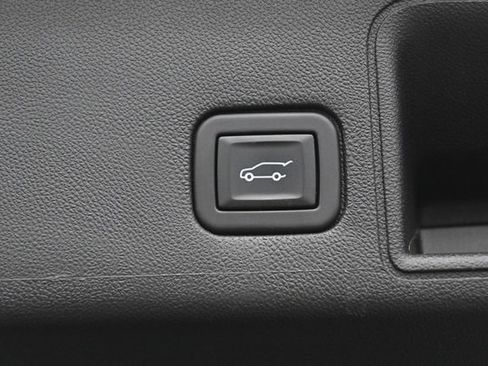 Used 2023 GMC Terrain SLT AWD/4WD image 33