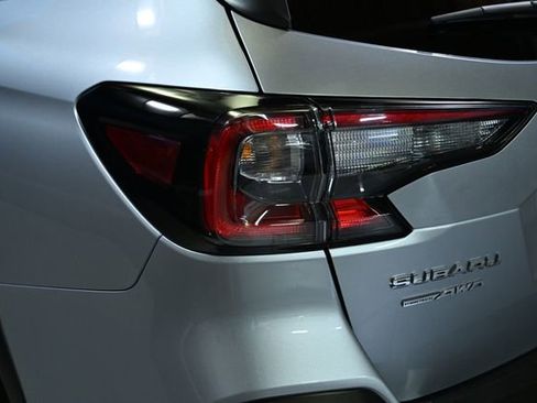 Used 2025 Subaru Outback Premium w/ Popular Package #1A image 19