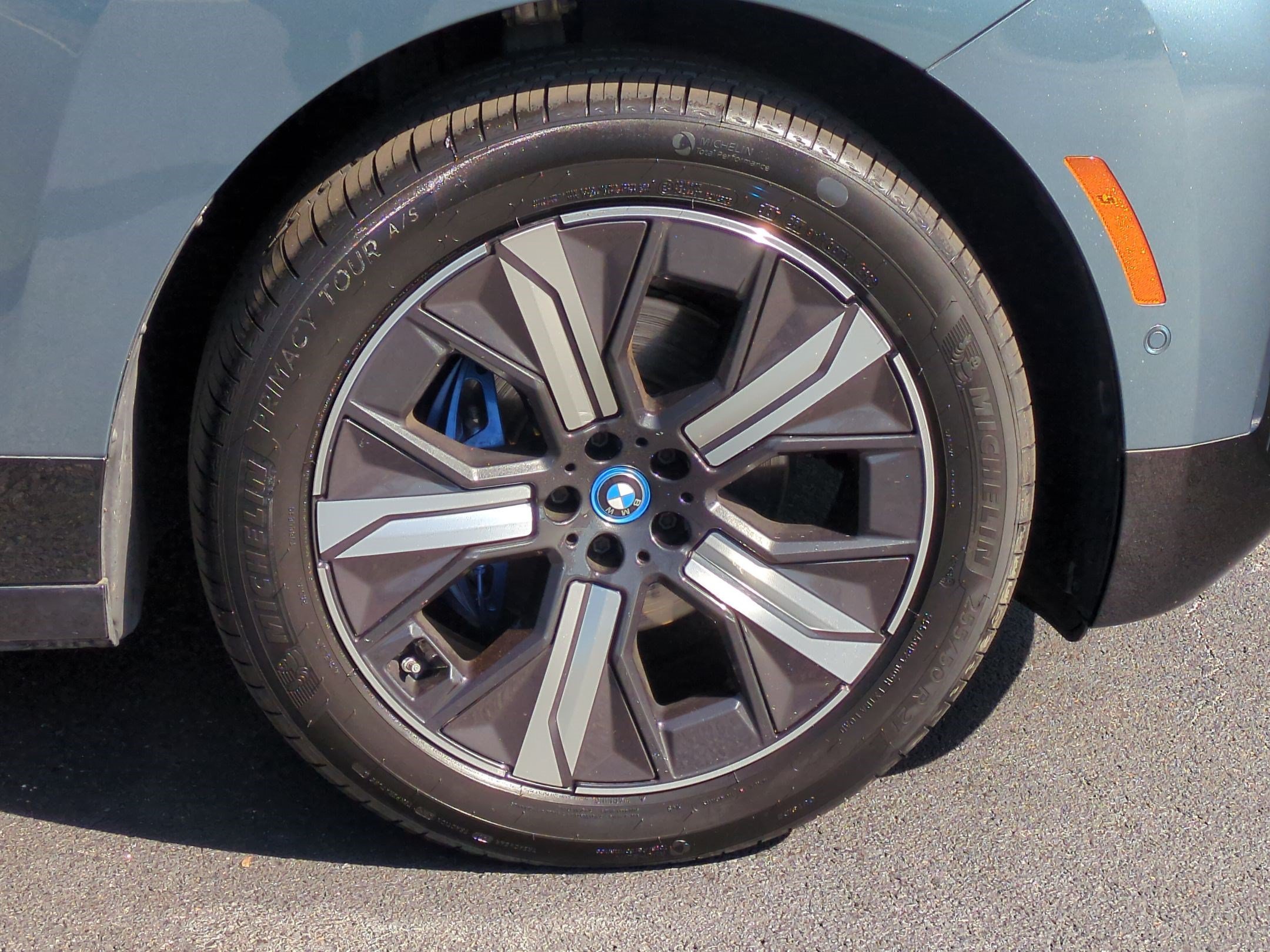 Certified 2024 BMW iX xDrive50 w/ Premium Package AWD/4WD image 12