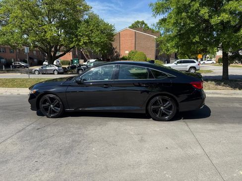 Used 2019 Honda Accord Sport image 3