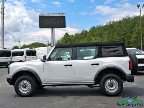 New 2025 Ford Bronco 4-Door image 2