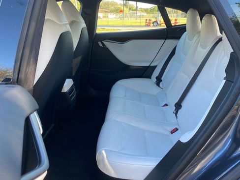 Used 2020 Tesla Model S Long Range Plus image 38
