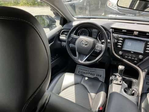 Used 2020 Toyota Camry SE FWD image 17