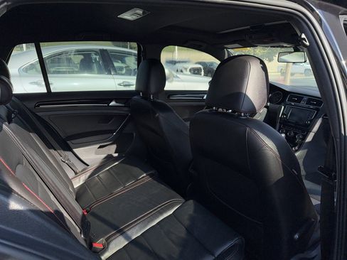 Used 2017 Volkswagen GTI SE image 8