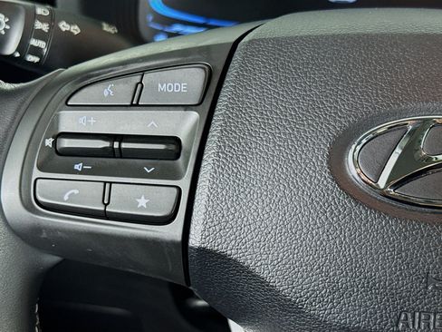 Used 2024 Hyundai Venue SEL FWD image 11