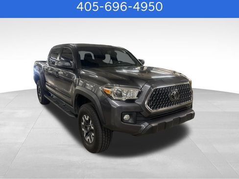 Used 2019 Toyota Tacoma TRD Off-Road image 2