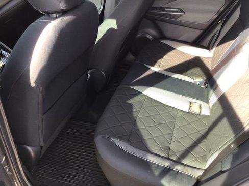 Used 2018 Nissan Kicks SV image 34