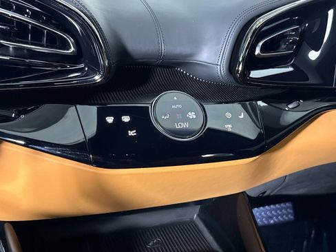 Used 2024 Ferrari Purosangue image 38