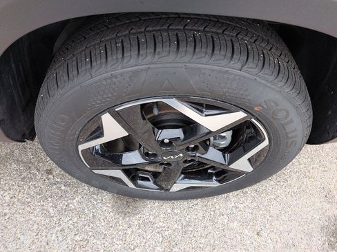 Used 2025 Kia Seltos S image 10