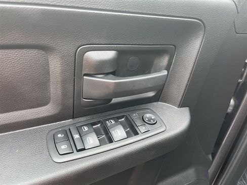 Used 2018 RAM 2500 Tradesman w/ Chrome Appearance Group AWD/4WD image 18